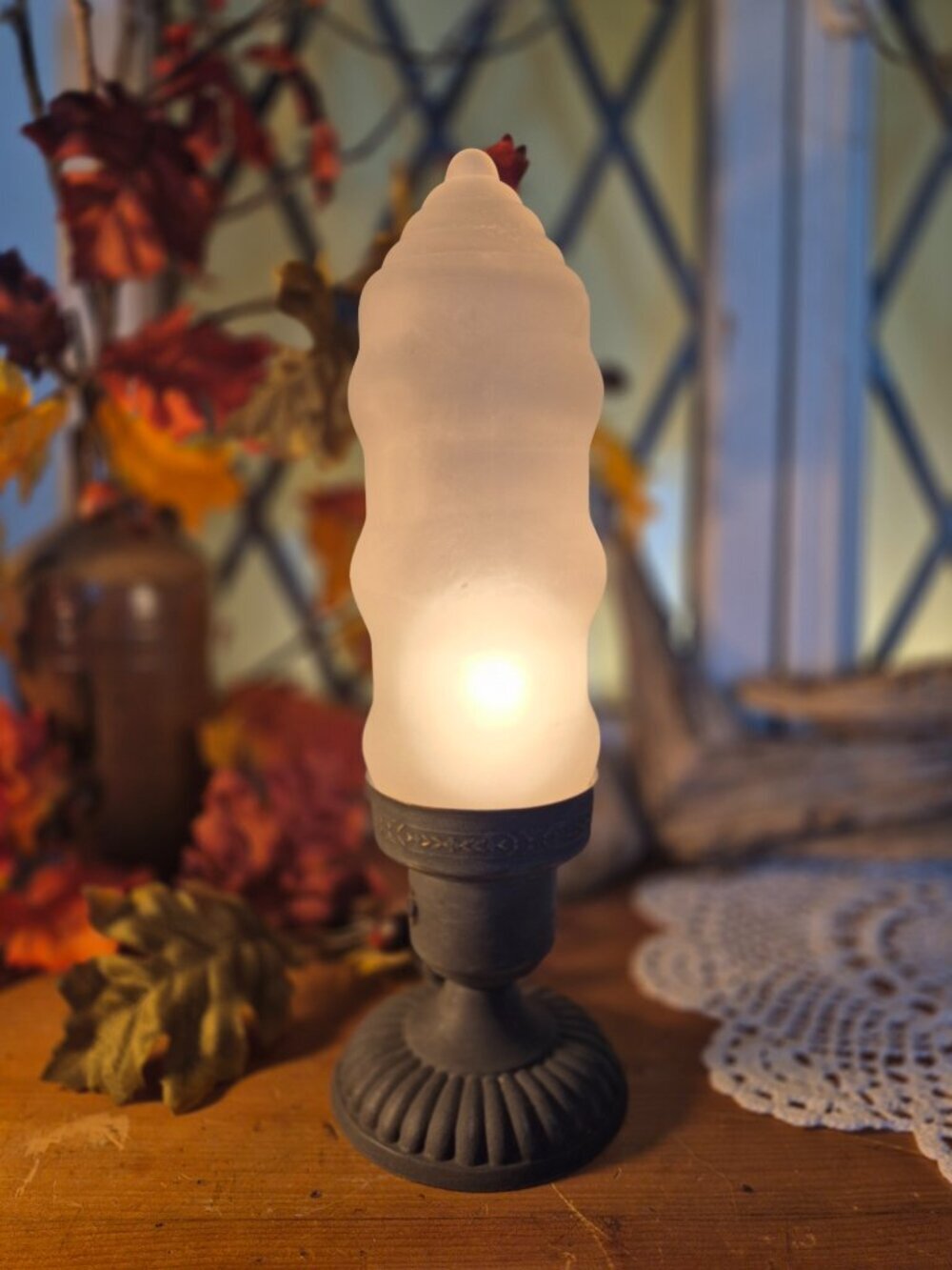 Cabinet of Curiosities 🧚‍♂️ Vintage Art Deco Boudoir Skyscraper Lamp - Picture 3 of 9